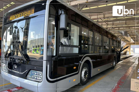 Нийслэлийн нийтийн тээвэрт явах “Yutong” үйлдвэрийн эхний ээлжийн автобуснууд Эрээн рүү хөдөлжээ