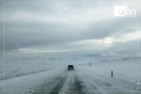 СЭРЭМЖЛҮҮЛЭГ: Говь-Алтай, Баянхонгорын нутгаар цас орж, зам даваанд гулгаа үүсэж болзошгүй