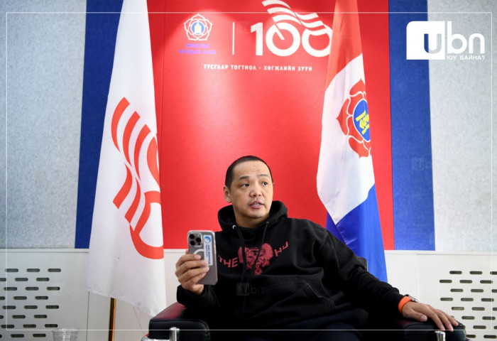 “Хөрөнгө оруулалтын тухай хуулийг хэлэлцэж чадаагүй өдөр монголд 100 жилээр газар эзэмших эрхтэй Хятадууд шөнөжингөө баяр тэмдэглэсэн байна лээ“