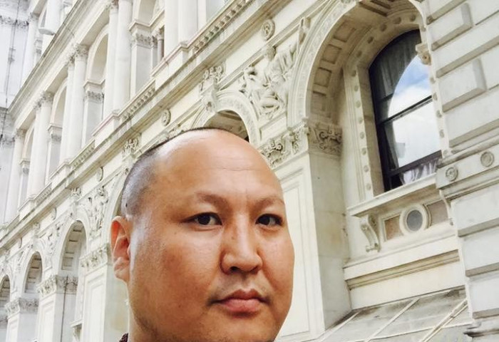 Т.Дэлгэрмөрөн: Өөжгий ахын минь түмэн зөв шүү дээ. Манайд яагаад дандаа нэгнээ дэмжиж болдоггүй юм