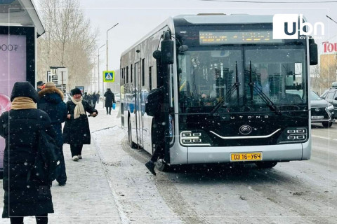 “Саарал автобусны 400 нь үйлчилгээнд гарсан. 200 автобусанд төлбөрийн систем суулгаагүй учраас үйлчилгээнд гаргах боломжгүй байна“