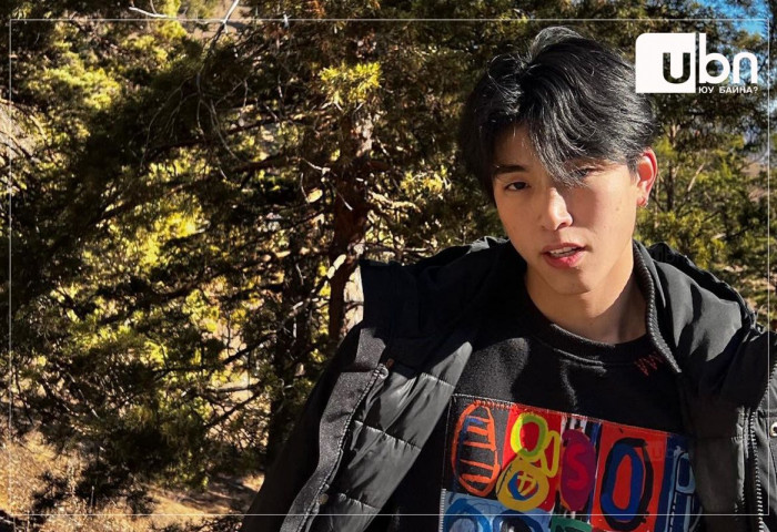 “Тэнгисийн эрэг дээрх 24/7” шоуны хамгийн царайлаг оролцогч А.Чинхүслэн гэж хэн бэ