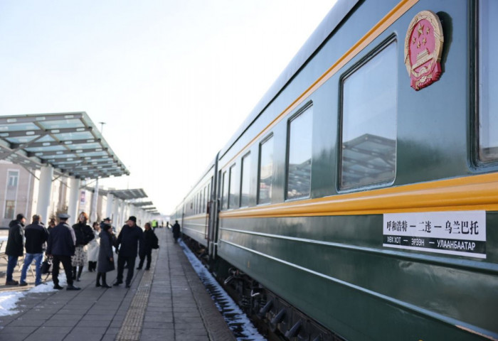 Улаанбаатар-Хөх хот чиглэлийн галт тэрэгний тасалбарын үнэ нэг талдаа 323,700 төгрөг