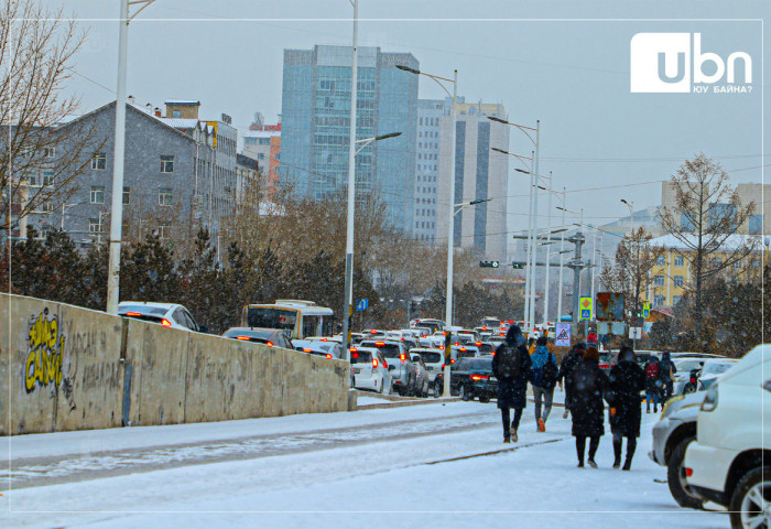 Улаанбаатарт энэ сарын 23, 25-ны өдрүүдэд цас орж, явган шуурга шуурна