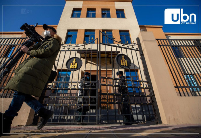 ТЕГ: Эдийн засгийн аюулгүй байдалд сөргөөр нөлөөлөхүйц их хэмжээний мөнгийг нуун далдлах зорилгоор санхүүгийн баримтыг хуурамчаар үйлдсэнийг ИЛРҮҮЛСЭН