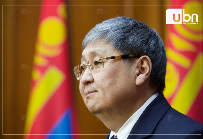 Ч.Хүрэлбаатар: Манай яам эрчим хүч хариуцдаг байсан бол эд нар шиг шалчиганаж, алдаагаа бусад руу чихэхгүйгээр ажиллачихна