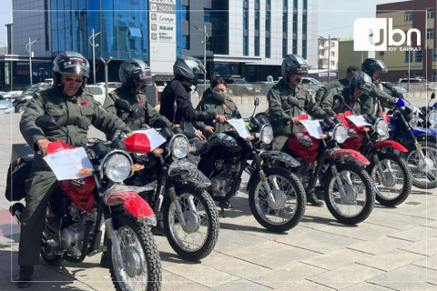 Байгаль хамгаалагчдад 32 мотоциклийг иж бүрэн хамгаалалтын хэрэгслийн хамт хүлээлгэн өгчээ