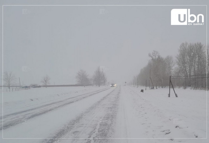 Увсын Зүүнхангай, Хөвсгөлийн Жаргалант, Дундговийн Говь-Угтаал, Архангайн Эрдэнэбулганд 8.0-10.0 см цастай байна