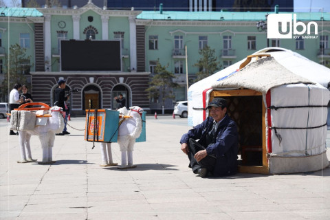 ФОТО: “Монгол гэр“ үзэсгэлэн дөрөв дэх өдрөө үргэлжилж байна