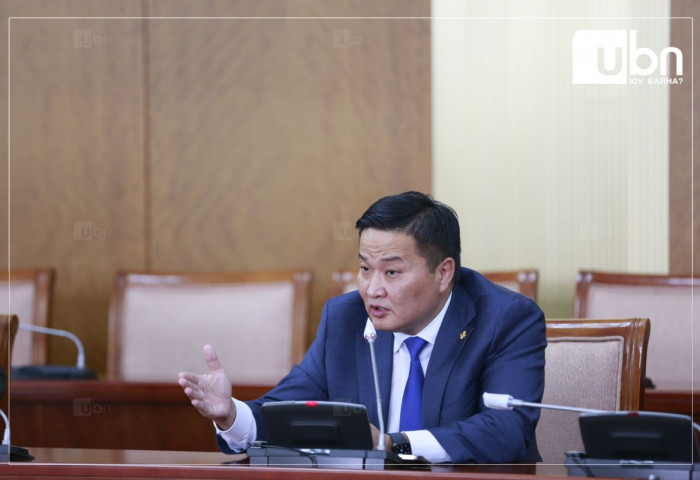 Ж.Сүхбаатар: Би сайд болоод автобустай ноцолдъё гэсэн бодол байгаагүй