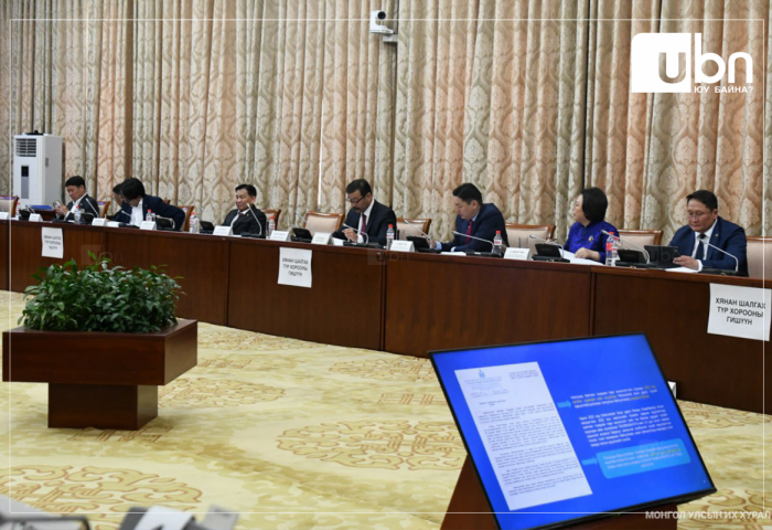 “НОГООН АВТОБУС“-ны Түр хорооны гишүүд хоорондоо МУУДАЛЦАВ