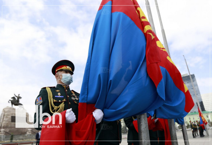 Долдугаар сард 60 метр өндөр төрийн далбаа мандуулна