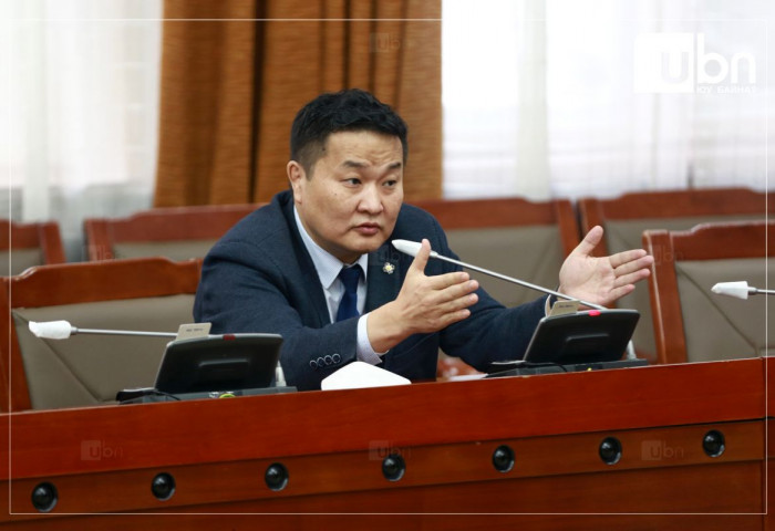 Ж.Сүхбаатар: Цэцэд орчихоороо зарим нь хөх тэнгэр гэдгээ буруу ойлгоод даналзаад байдаг юм билээ