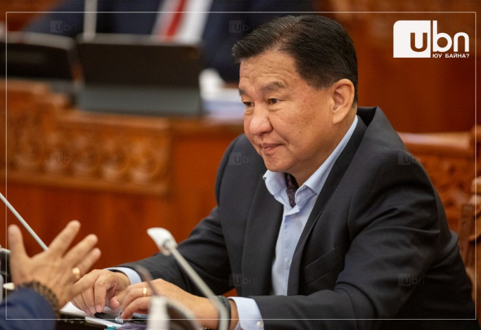 Ц.Даваасүрэн: Оччихоод ҮХЦ-ийг баллаад тавьчихав аа. ҮХЦ өнгөрсөн хугацаанд Үндсэн хуулийн манаач биш самрагч байсан шүү