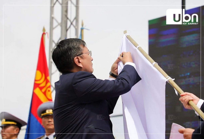 Өмнөговь аймгийн Даланзадгад сумыг Алтан гадас одонгоор шагналаа