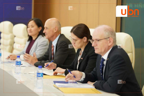 Монгол Улсын Тэргүүн Шадар сайд Л.Гантөмөр ХБНГУ болон Япон Улсын элчин сайд нарыг хүлээн авч уулзлаа