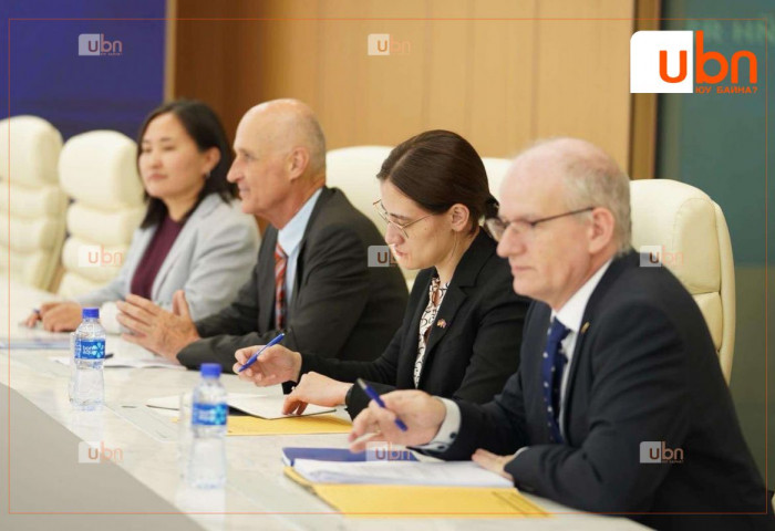 Монгол Улсын Тэргүүн Шадар сайд Л.Гантөмөр ХБНГУ болон Япон Улсын элчин сайд нарыг хүлээн авч уулзлаа