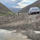 Уулын чулуулгын нуранги үүссэний улмаас хаагаад буй Манхан-Булган-Улсын хил чиглэлийн замыг нээхээр ажиллаж байна
