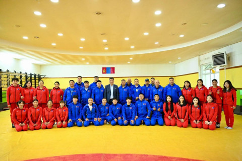 Монголын чөлөөт бөхийн шигшээ баг маргааш олимпын наадмыг зорино