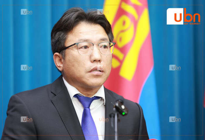 Р.Эрдэнэбүрэн: “Өөдөө тэмүүлэх монгол” гэх нэртэй ган татлагат 900 метр гүүрийг барьж, Богд уул руу 5.6 км 6 эгнээ бүхий туннел барина