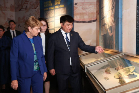 Швейцарын Холбооны Улсын Ерөнхийлөгч “Чингис хаан” үндэсний музейд зочиллоо