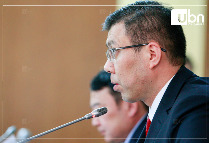 Б.Энхбаяр: Тендерийн хуулийн өөрчлөлт батлагдвал Л.Гантөмөр та бол “бал бурам“ шиг амташна