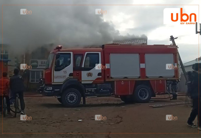 ОБЕГ: Сүхбаатар аймгийн Баруун-Урт суманд гарсан галыг унтраахаар ажиллаж байна