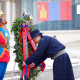 ФОТО: УИХ-ын дарга Д.Амарбаясгалан, МАН-ын бүлгийн дарга Л.Мөнхбаатар тэргүүтэй хүмүүс Жанжин Д.Сүхбаатарын хөшөөнд цэцэг өргөлөө