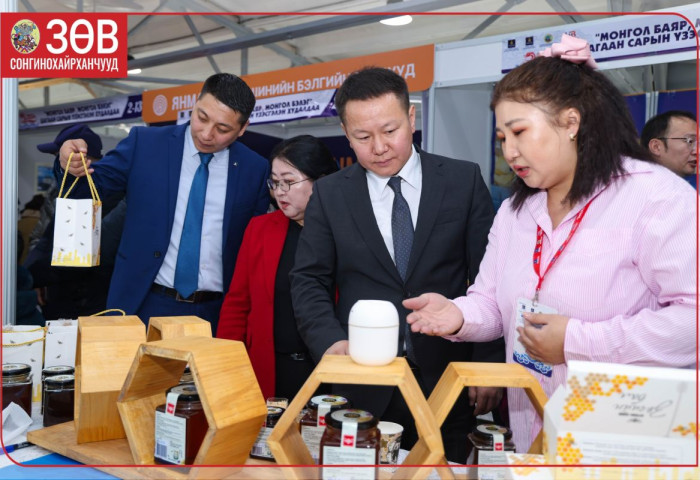 “Монгол баяр, монгол бэлэг” үзэсгэлэн худалдаа ирэх сарын 9 хүртэл үргэлжилнэ