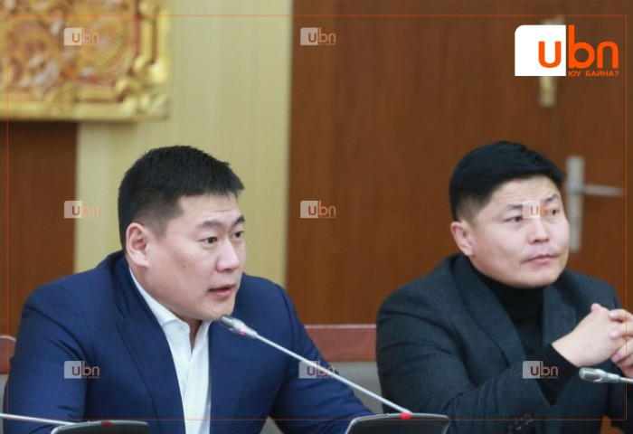 Ерөнхий сайд өнөөдрийн Засгийн газрын хуралдаанаа даргалж, Хотын дарга Х.Нямбаатар оролцож байна