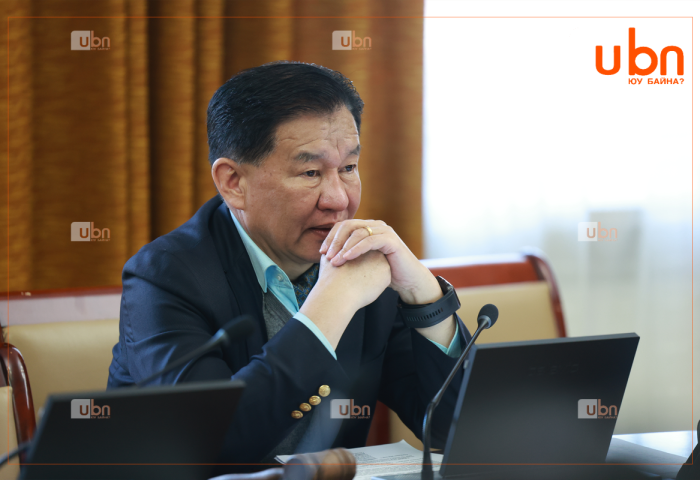 Ц.Даваасүрэн: С.Баяр зөнөжээ. Үлгэр зохиохоо больж үз, нүглээ мань мэт рүү чихэх нь ээ