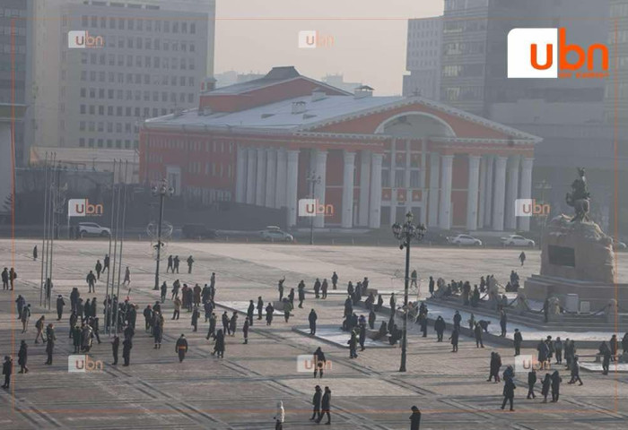 ФОТО: Агаарын бохирдол, татварыг эсэргүүцсэн иргэд Сүхбаатарын талбайд болж байна