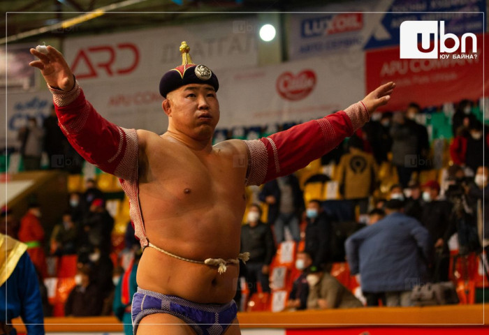 Монгол Улсын начин Б.Ганбаатарын нэрэмжит хүчит 128 бөхийн барилдаанд  Улсын аварга О.Хангай түрүүлж, үнэн зоригт харцага Б.Зоригтбаатар үзүүрлэв