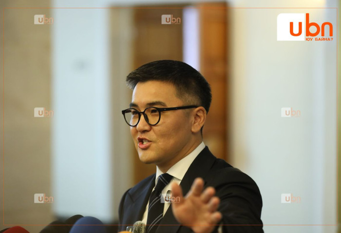 Ч.Лодойсамбуу: Ерөнхий сайдын  “хар пиарын“ багийнхан аргаа барж байна даа.  Би “BELLA VISTA”-д 2022 оноос хойш түрээсээр амьдарч байгаа