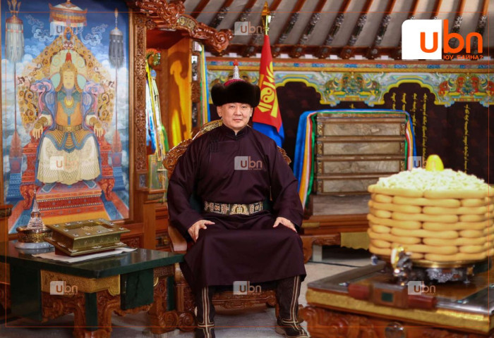 ЕРӨНХИЙЛӨГЧ У.ХҮРЭЛСҮХ: Монгол үндэстний их түүхийн иж бүрэн 30 боть номыг шинээр бүтээх тухай зарлиг гаргасныг баярын энэ өдөр тэмдэглэн хэлэхэд таатай байна