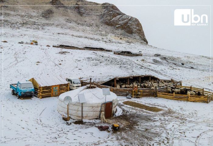 Нийт нутгийн 50 гаруй хувь нь цастай байна