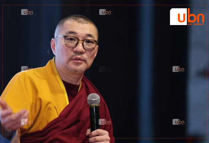 Гавж Д.Нямсамбуу: Долоонд золгоно. Хаашдаа “амаргүй” байгаа амьдралыг илүү яаж адармаатай болгох вэ гэдэг юм уу хаашаа юм