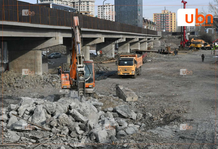Зайсангийн хуучин гүүрийг буулгаж дууслаа. Шинэ гүүрийг зургаадугаар сард ашиглалтад оруулна
