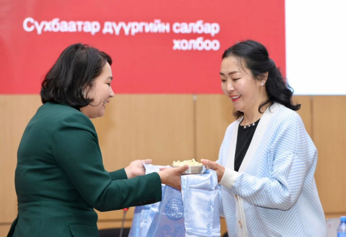 СДМЭХ-ны Сүхбаатар дүүргийн салбар холбооны тэргүүнээр УИХ-ын гишүүн О.Номинчимэг сонгогдож тамгаа авлаа