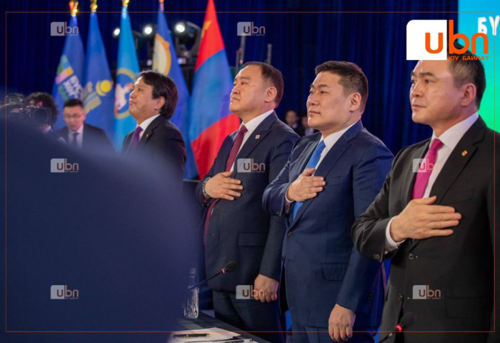 Хангайн бүсийн зөвлөлийн анхдугаар хуралдаанд Ерөнхий сайд Л.Оюун-Эрдэнэ оролцож, “Бүсчилсэн хөгжлийн реформ” сэдвээр илтгэл тавилаа