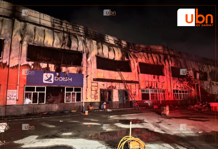 “Шинэ Мөрөн“ худалдааны төвд гарсан галын шалтгааныг тодруулахаар 15 мөрдөгч ажиллаж байна