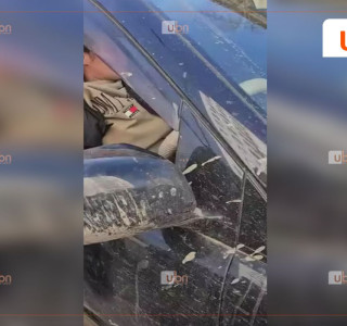26 настай эмэгтэй СОГТУУГААР жолоо барьж, зогсоолд байсан 3 машиныг мөргөжээ