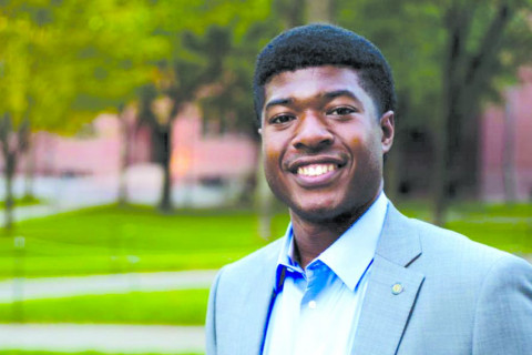 Харвардын оюутны зөвлөлийн даргаар хар арьст оюутан сонгогджээ