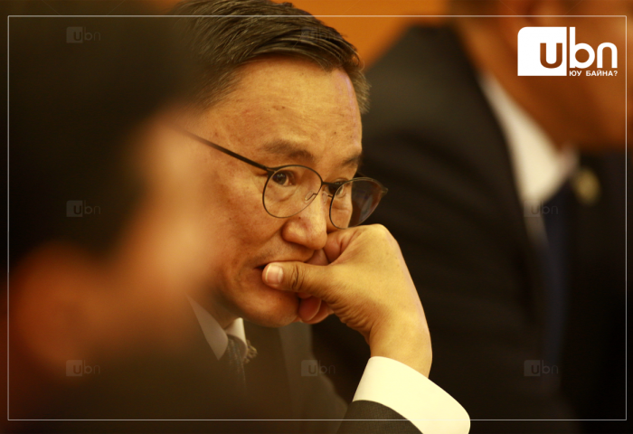 Ж.Чинбүрэн: Яагаад тендер зарлахгүйгээр Солонгосын 2,3 компаниас эм ав гэж шийдвэр гаргаад байгаа юм