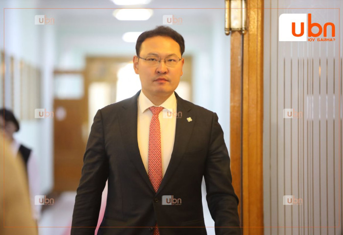 Банкны ХАР ЖАГСААЛТ байхгүй болж, банкууд хаалгаа ТАС хаадаг байдал арилна гэв