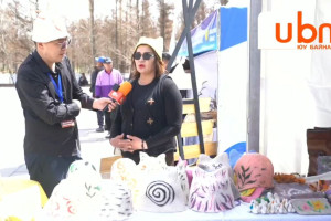 ШУУД: 20 жил эсгий үйлдвэрлэл эрхэлсэн Э.Аззаяа ХАЛУУНД ХАЛДАГГҮЙ, хүйтэнд хөрдөггүй ЭСГИЙ МАЛГАЙ урлажээ