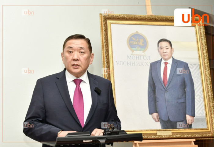 М.Энхболд: Төрийн ордонд зургийг минь байрлуулж буй нь их хувь тавилан