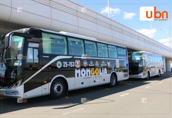 Чингис хаан олон улсын нисэх буудал руу нийтийн тээврийн автобус явж эхэллээ
