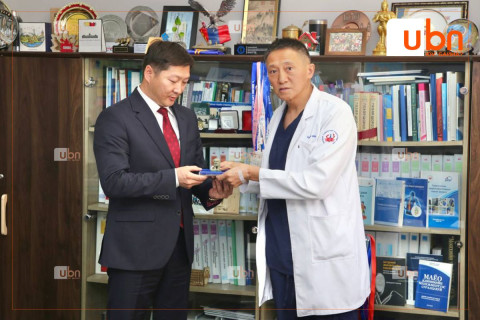 ХСҮТ-ийн захирал Д.Эрдэнэхүүг чөлөөлж, түүний оронд хавдар судлаач эмч М.Адилсайханыг томиллоо