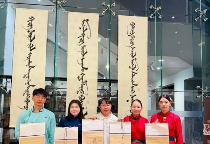 “Төрөлх Монгол хэл” уран бичлэгийн уралдааны шилдгүүд тодорлоо